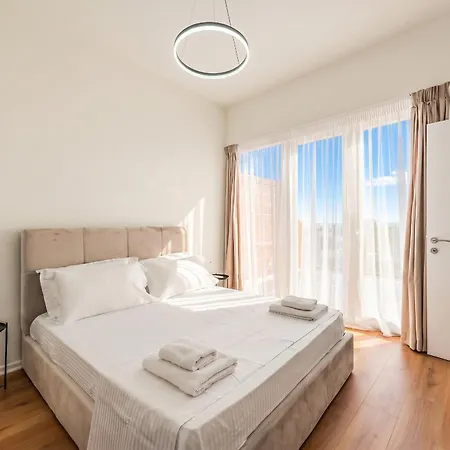 Appartement 8th Floor Apartments, *