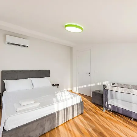 Appartement 8th Floor Apartments, *