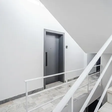 Appartement 8th Floor Apartments, *